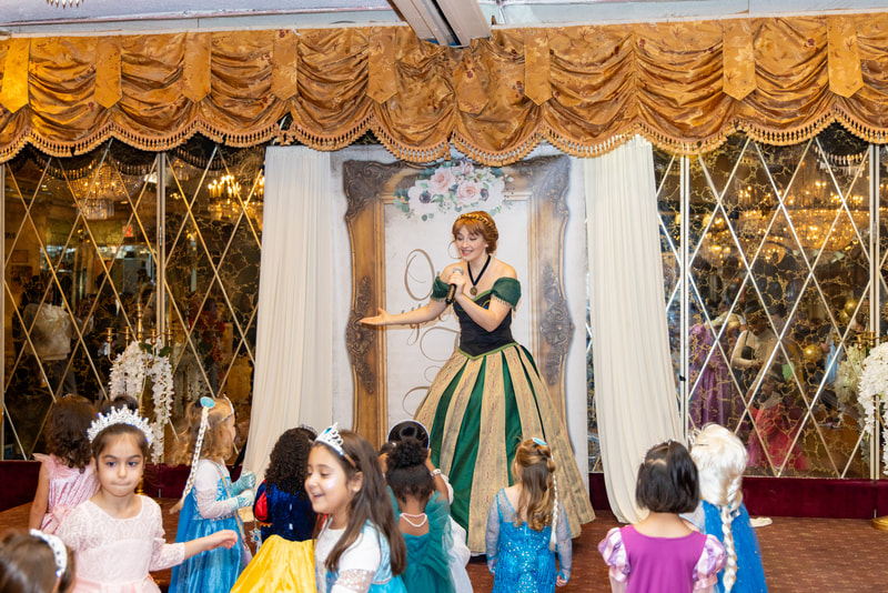 Anna tells a story at the Astoria princess ball
